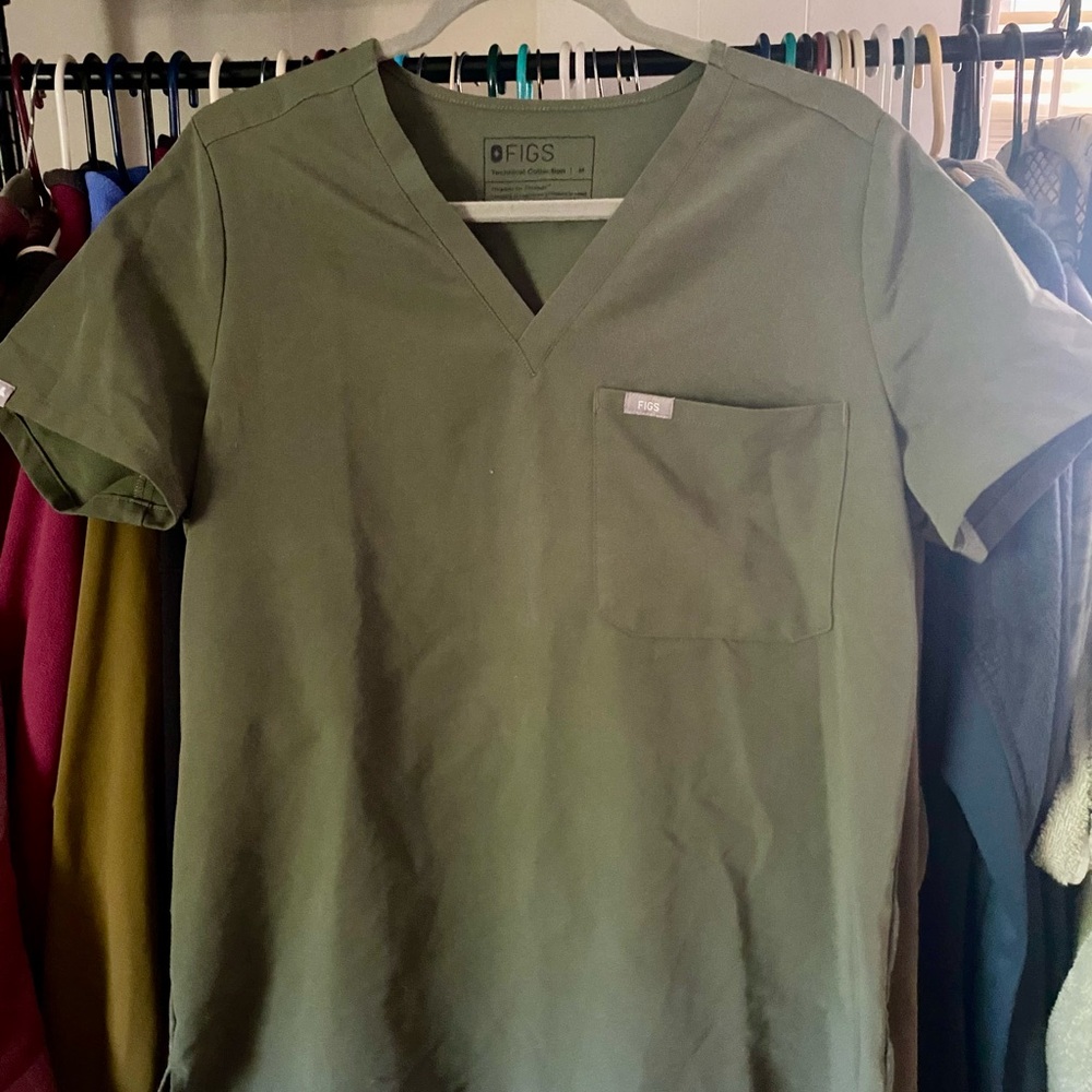 FIGS Catarina top